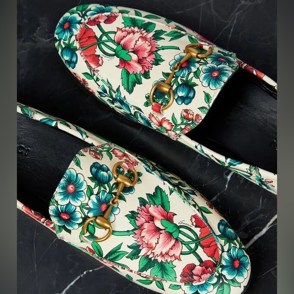 GUCCI Horsebit Printed Leather Loafers - Picture 2 of 11